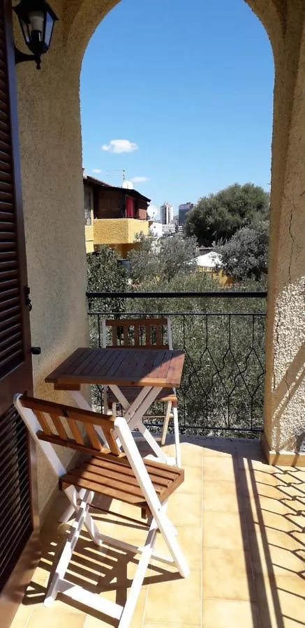 Bed and Breakfast Maison Kaina Όλμπια