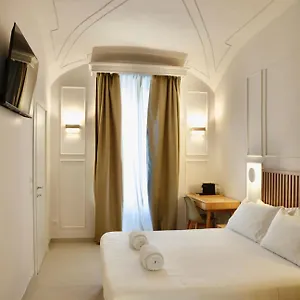 domus-maxima-suite-rooms.it-romehotels.com/